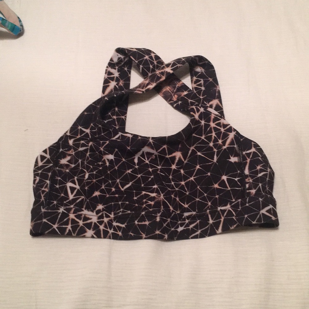 Lululemon sports bra